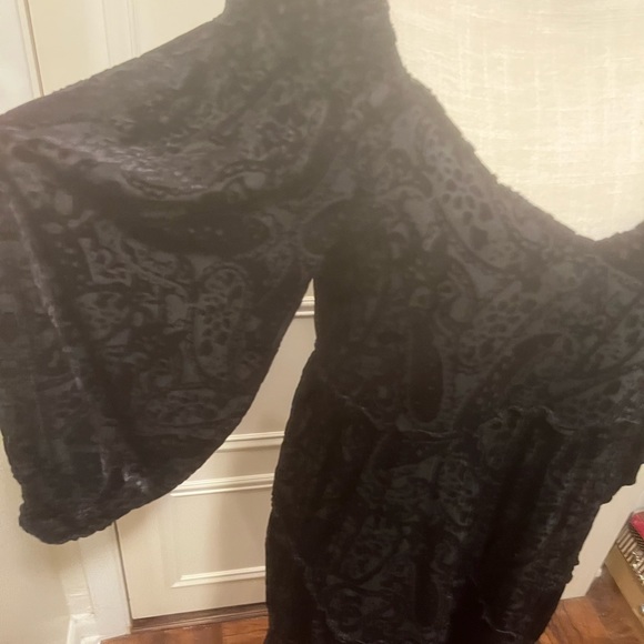 Black Velvet Betsey Johnson Party Dress Vneck Fit And Flare - Picture 4 of 10